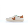Basket blanche et orange en cuir